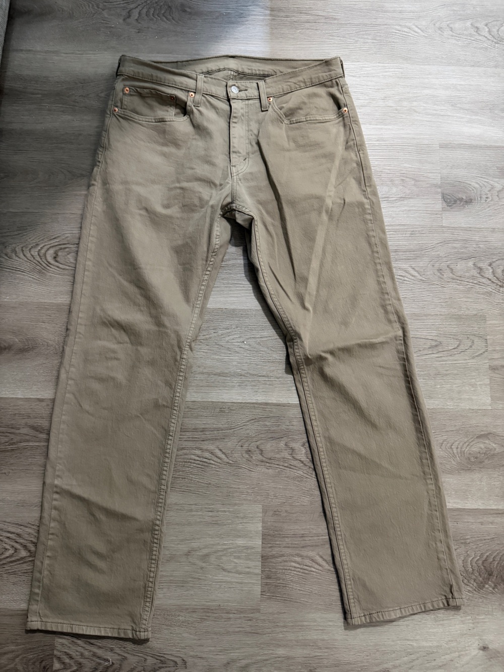 Levi's Men's Chinos in Khaki Tan